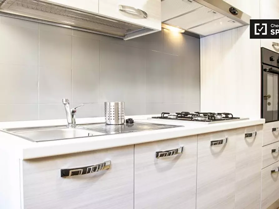 Immagine 7 di Camera condivisa in affitto  in Via degli Opimiani, 00174 Roma RM, Italy a Roma