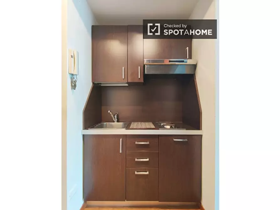 Immagine 10 di Ufficio in affitto  in Viale Umbria a Milano