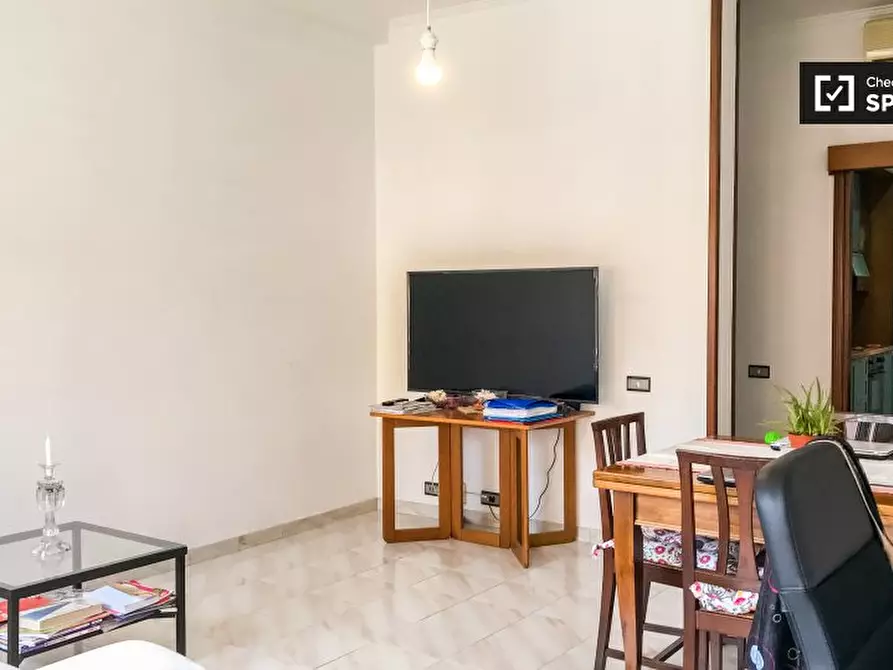 Immagine 7 di Camera condivisa in affitto  in Via Giuseppe Berneri a Roma