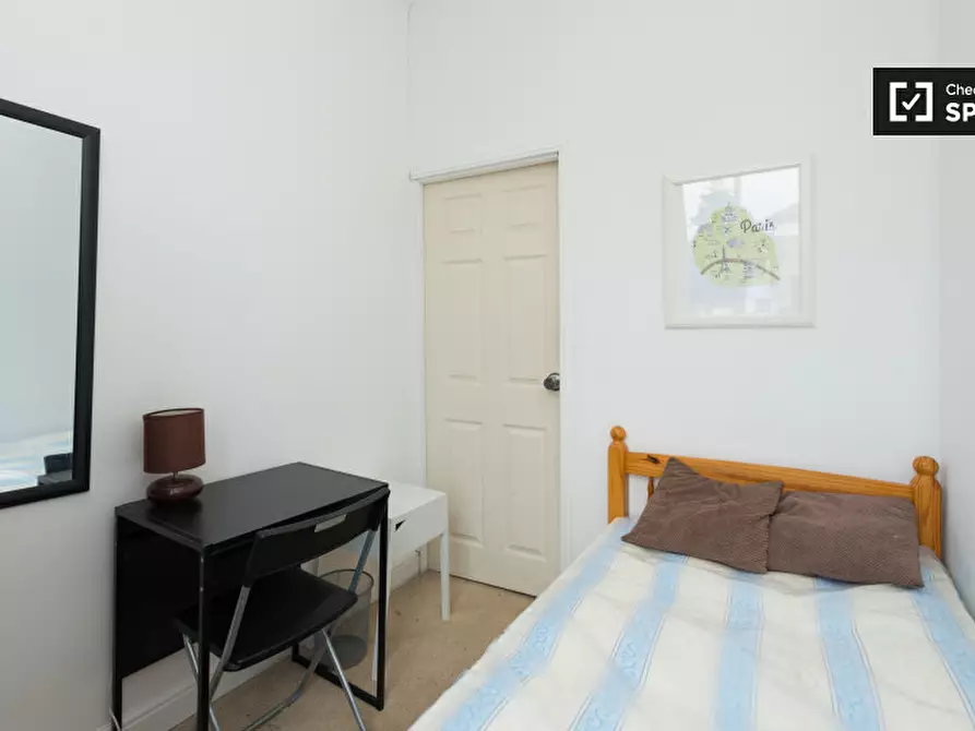 Immagine 3 di Camera condivisa in affitto  in Uxbridge Road a Hammersmith