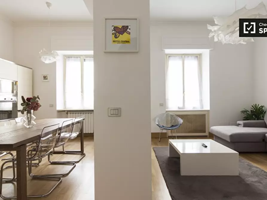 Immagine 1 di Appartamento in affitto  in Via dei Piatti a Milano