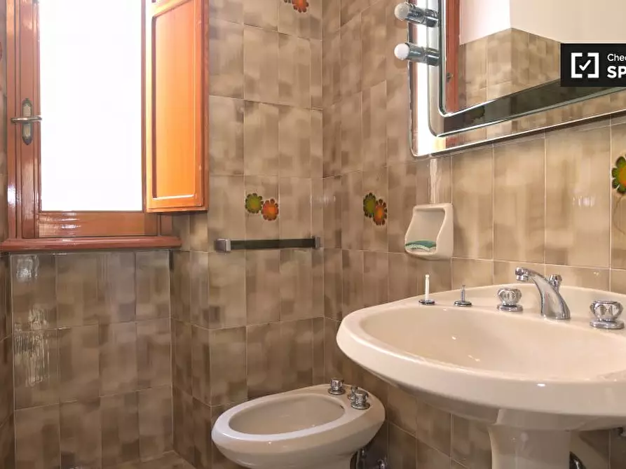 Immagine 7 di Camera condivisa in affitto  in Via Annibal Caro a Roma