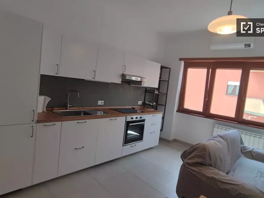 Immagine 5 di Camera condivisa in affitto  in Via Baldo degli Ubaldi a Roma