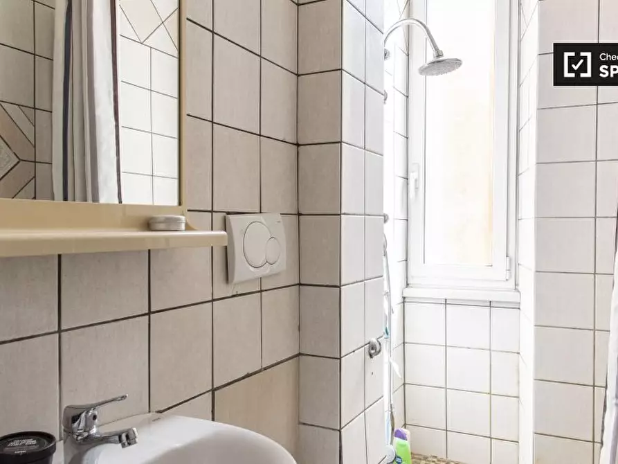 Immagine 19 di Camera condivisa in affitto  in Viale Regina Margherita, 00198 Roma RM, Italy a Roma