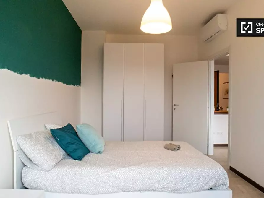 Immagine 2 di Camera condivisa in affitto  in Viale Monza a Milano