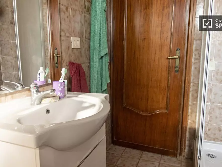 Immagine 12 di Camera condivisa in affitto  in Via Coggiola a Roma