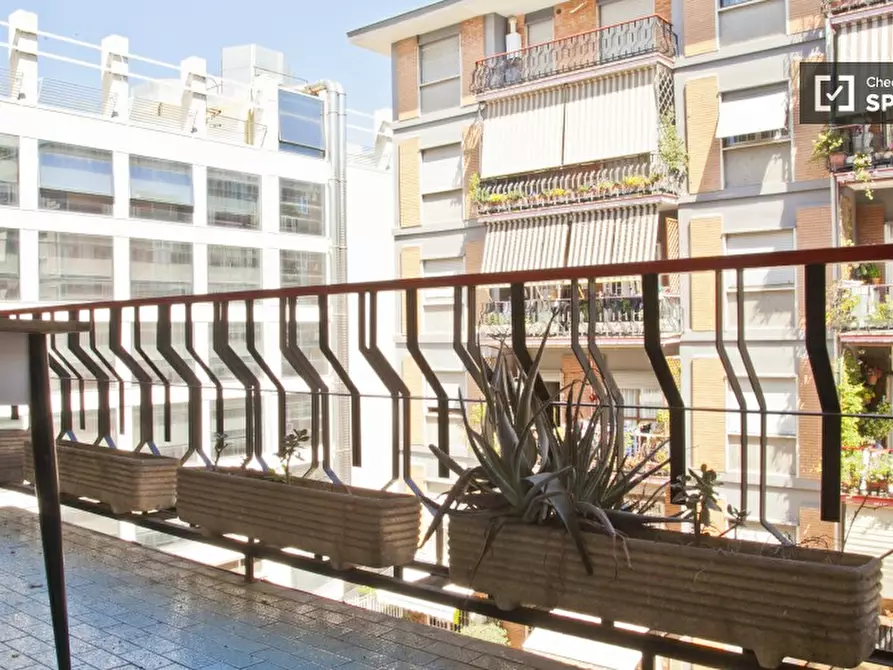 Immagine 4 di Camera condivisa in affitto  in Viale di Tor Marancia a Roma