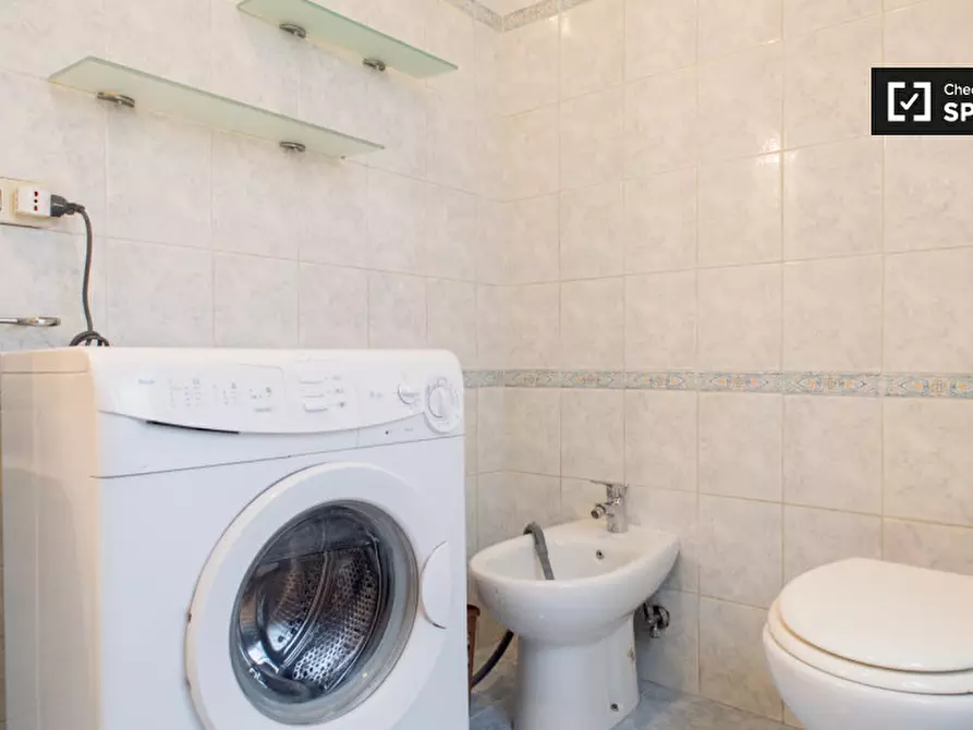 Immagine 12 di Camera condivisa in affitto  in Via Nicolò da Pistoia a Roma