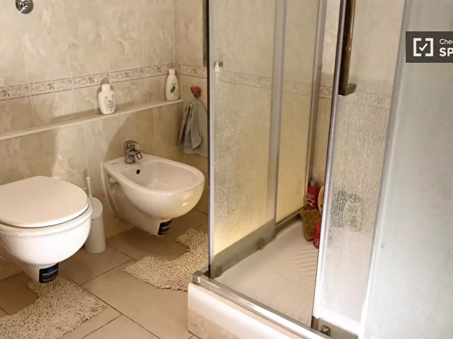 Immagine 8 di Camera condivisa in affitto  in Via Oderzo a Roma