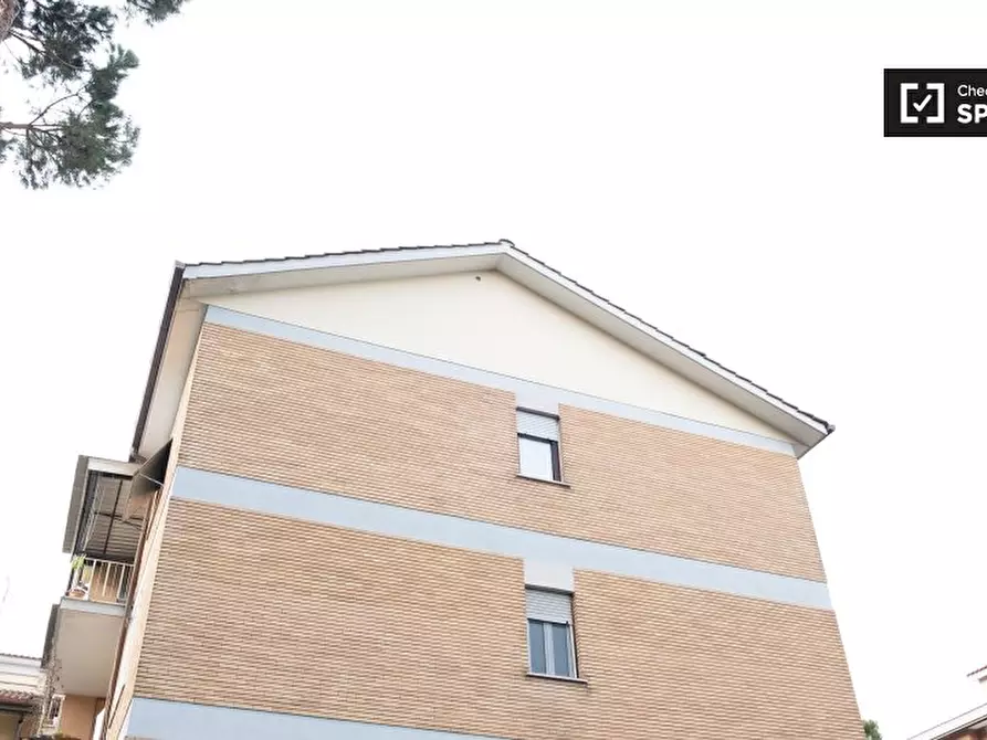 Immagine 19 di Camera condivisa in affitto  in Via Castroregio a Roma