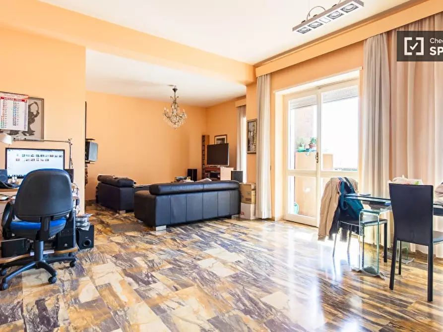 Immagine 8 di Camera condivisa in affitto  in Via Cinigiano a Roma