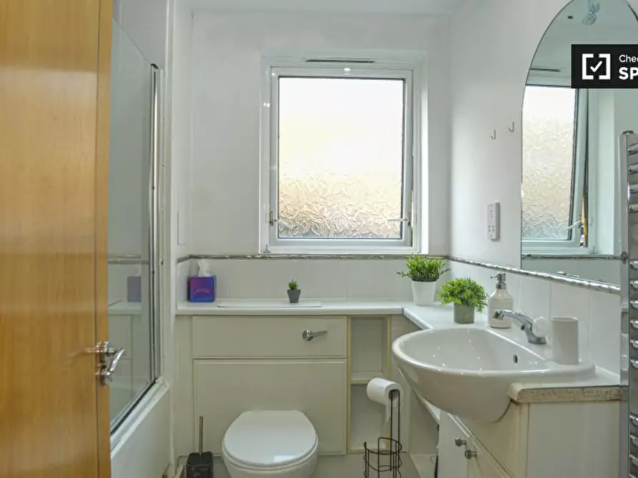 Immagine 11 di Appartamento in affitto  in Sail Court a Poplar