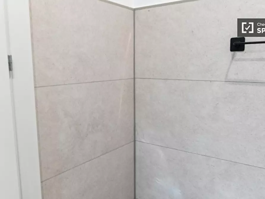 Immagine 3 di Camera condivisa in affitto  in Via Innocenzo XI a Roma