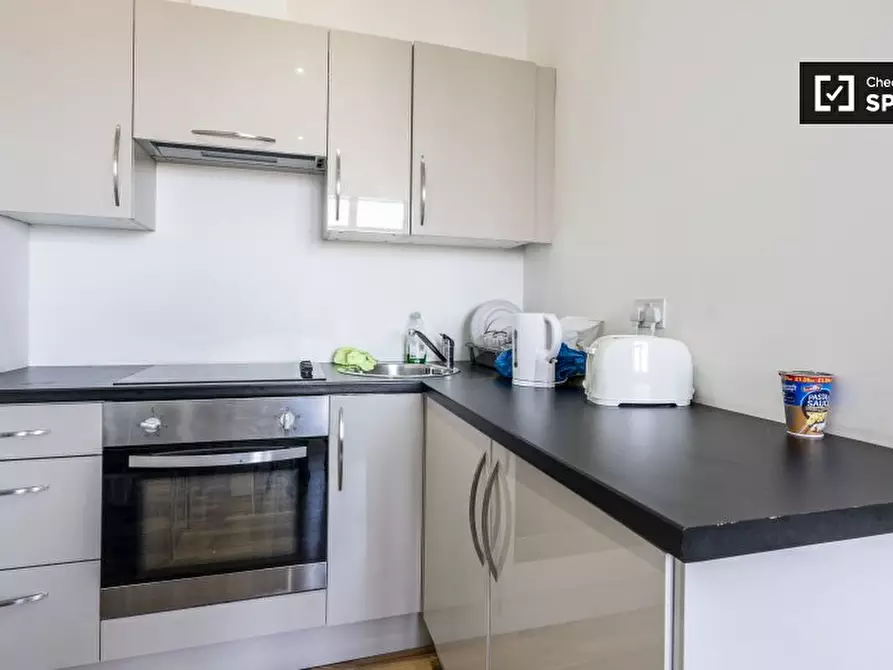 Immagine 5 di Appartamento in affitto  in St James's Rd a Camberwell