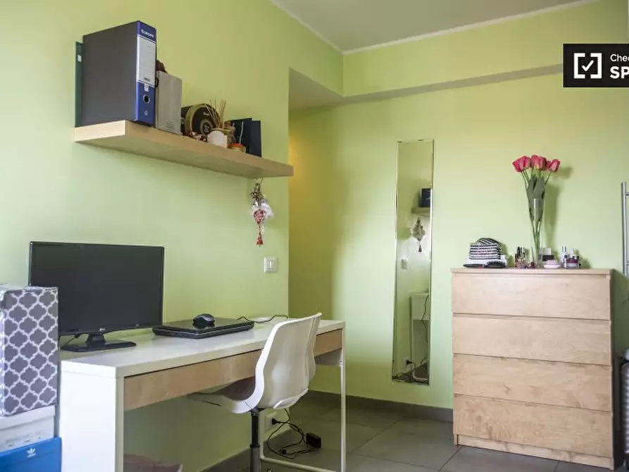 Immagine 4 di Camera condivisa in affitto  in Via Fabio Numerio a Roma