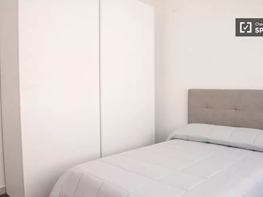 Immagine 4 di Camera condivisa in affitto  in Via Emilio Albertario a Roma
