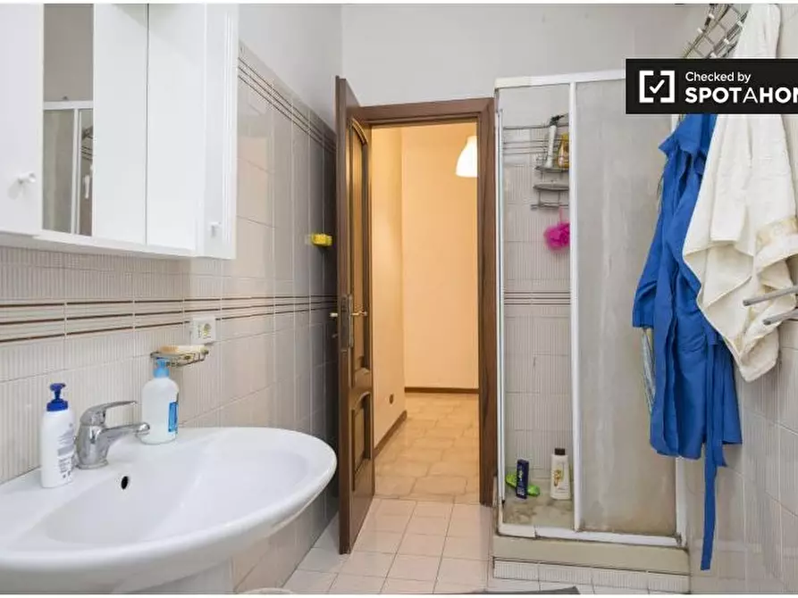 Immagine 10 di Camera condivisa in affitto  in Via Gregorio Ricci Curbastro, 00149 Roma RM, Italy a Roma