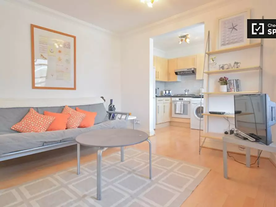 Immagine 2 di Appartamento in affitto  in Canterbury Rd, North Maida Vale, London NW6 5SR, UK a Camden Town