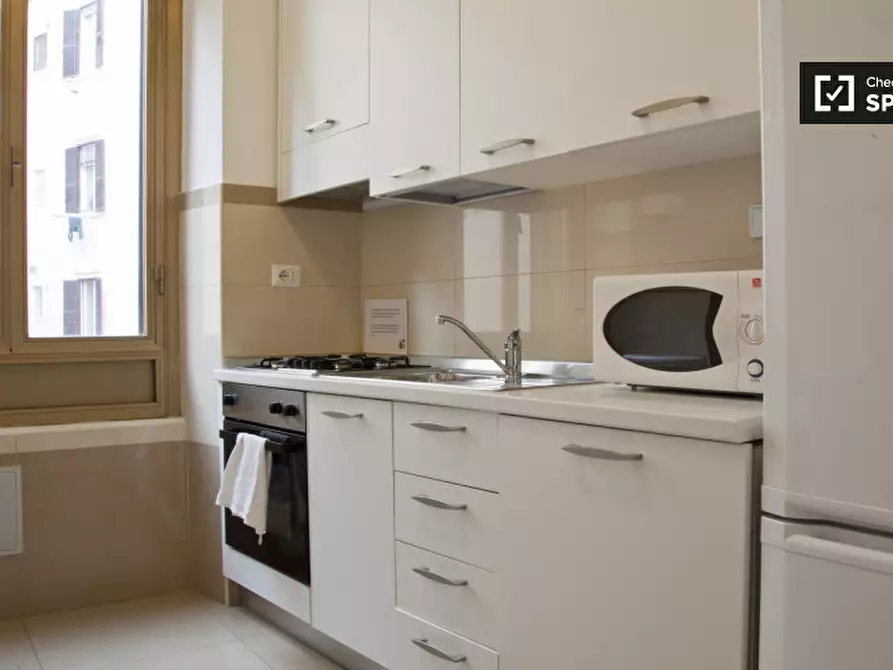 Immagine 9 di Camera condivisa in affitto  in Via Barletta a Roma