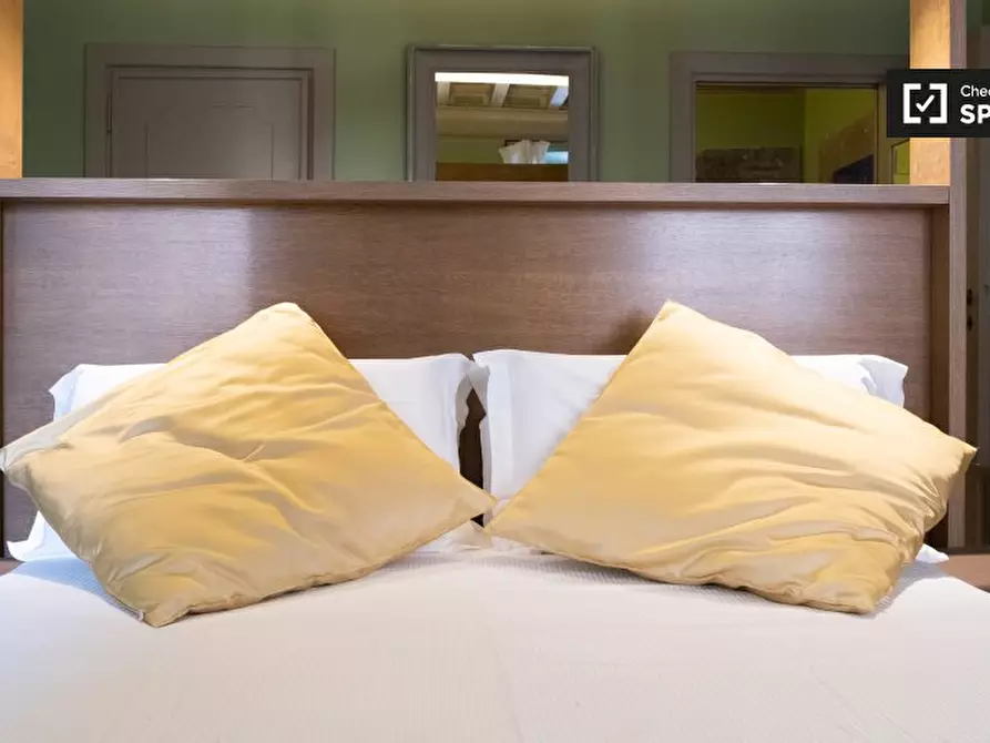 Immagine 9 di Appartamento in affitto  in Via del Banco di Santo Spirito a Roma