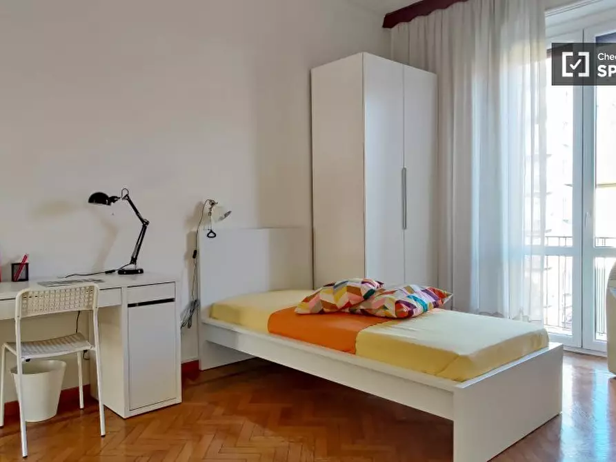 Immagine 3 di Camera condivisa in affitto  in Via Adelina Patti a Milano