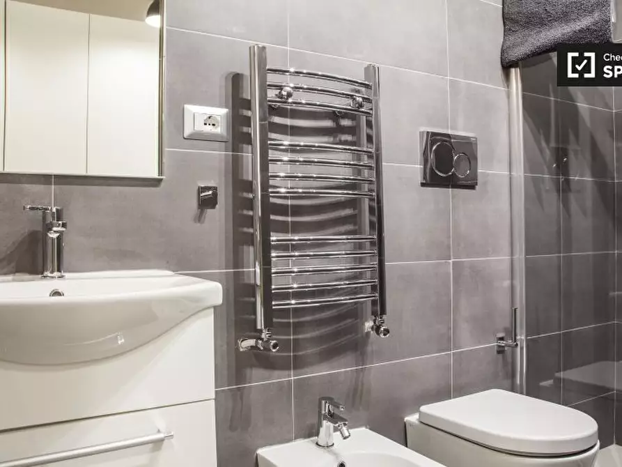 Immagine 6 di Camera condivisa in affitto  in Via Valdinievole, Roma RM, Italy a Roma