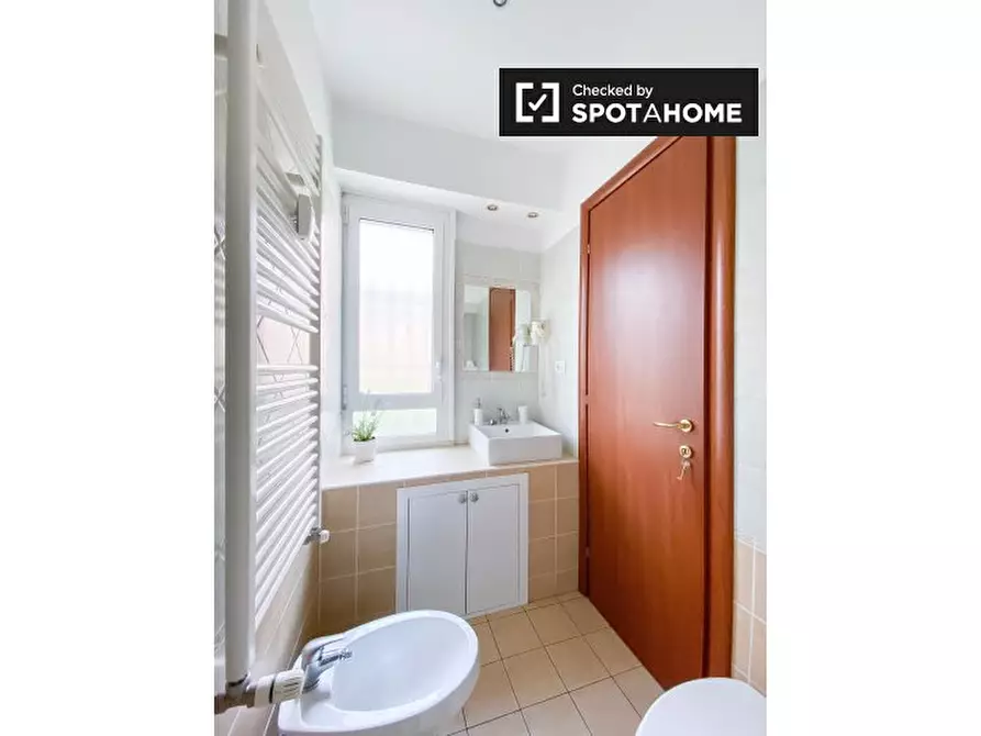 Immagine 9 di Camera condivisa in affitto  in Via Giovanni da Empoli a Roma