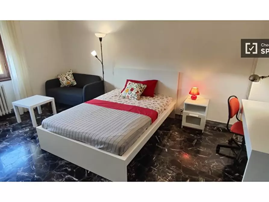 Immagine 1 di Camera condivisa in affitto  in Viale Fratelli Rosselli a Firenze