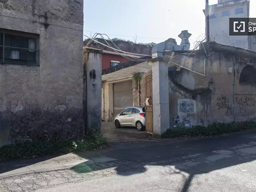 Immagine 15 di Appartamento in affitto  in Via della Marrana a Roma