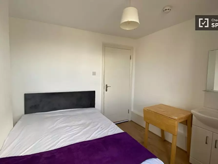 Immagine 2 di Camera condivisa in affitto  in a Whitechapel Rd a Poplar