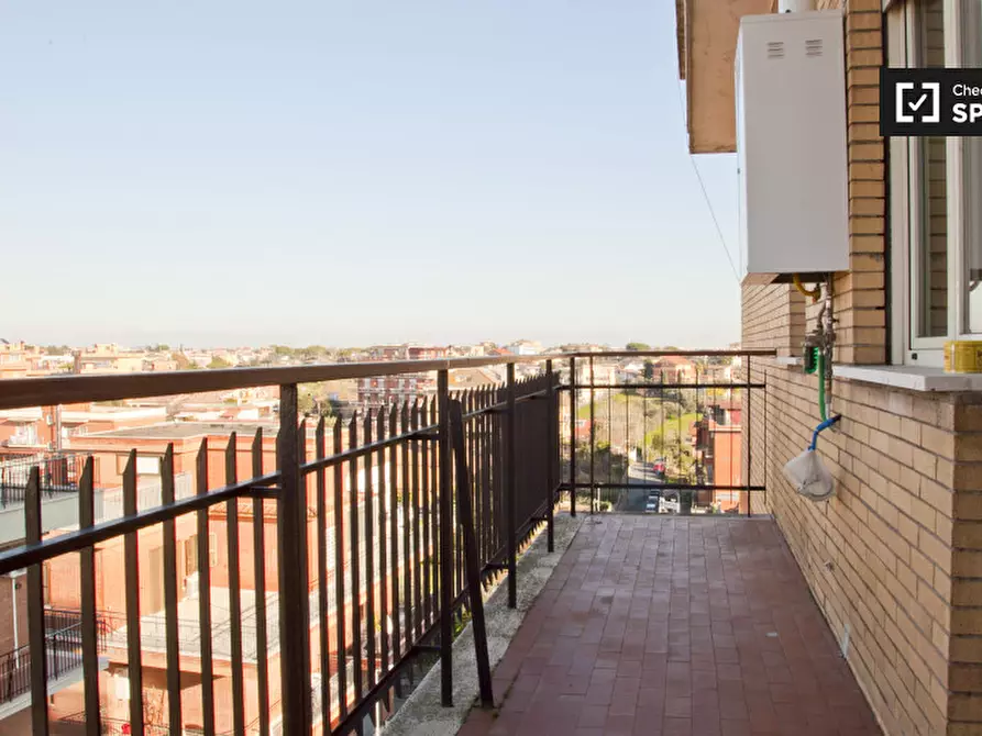 Immagine 16 di Camera condivisa in affitto  in Via della Massimilla a Roma