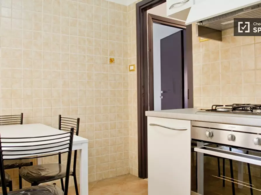 Immagine 9 di Camera condivisa in affitto  in Via Calpurnio Fiamma a Roma