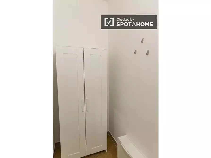 Immagine 2 di Camera condivisa in affitto  in Lungotevere di Pietra Papa a Roma