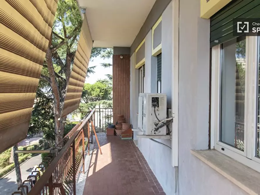 Immagine 17 di Camera condivisa in affitto  in Via Aurelio Mistruzzi a Roma