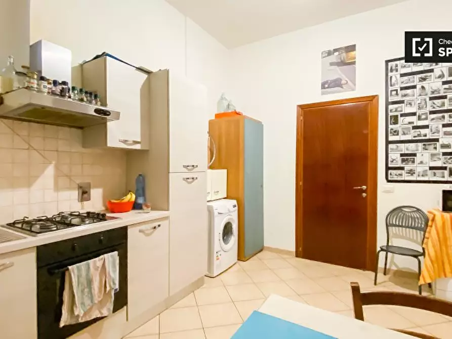 Immagine 8 di Camera condivisa in affitto  in Piazza Vittorio Emanuele II a Roma