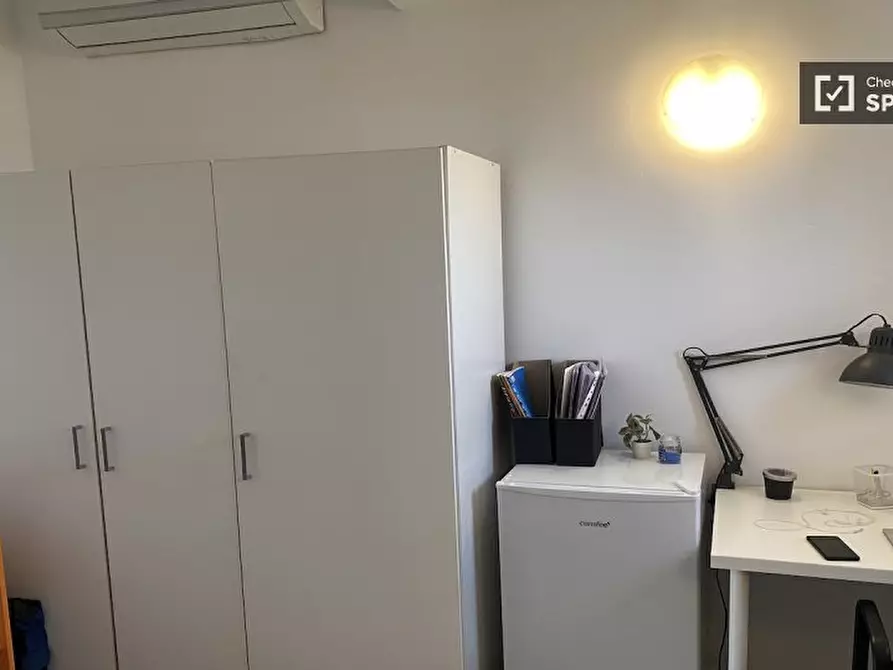Immagine 4 di Camera condivisa in affitto  in Via di Carcaricola a Roma
