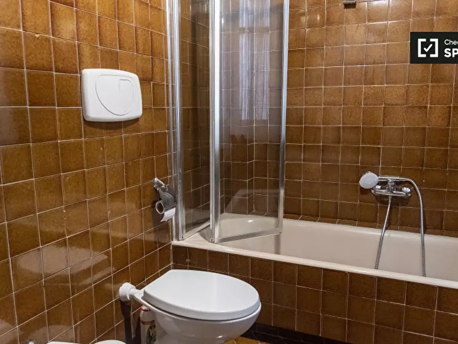 Immagine 13 di Camera condivisa in affitto  in Via Pietro Tacchini a Roma