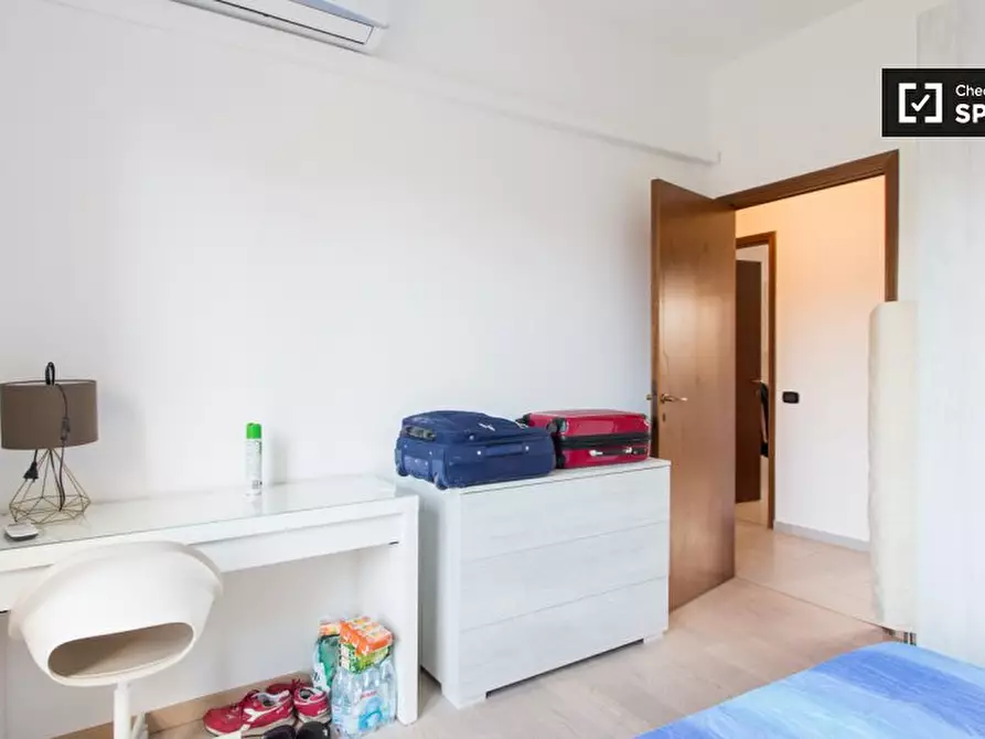 Immagine 3 di Camera condivisa in affitto  in Via Toce a Milano