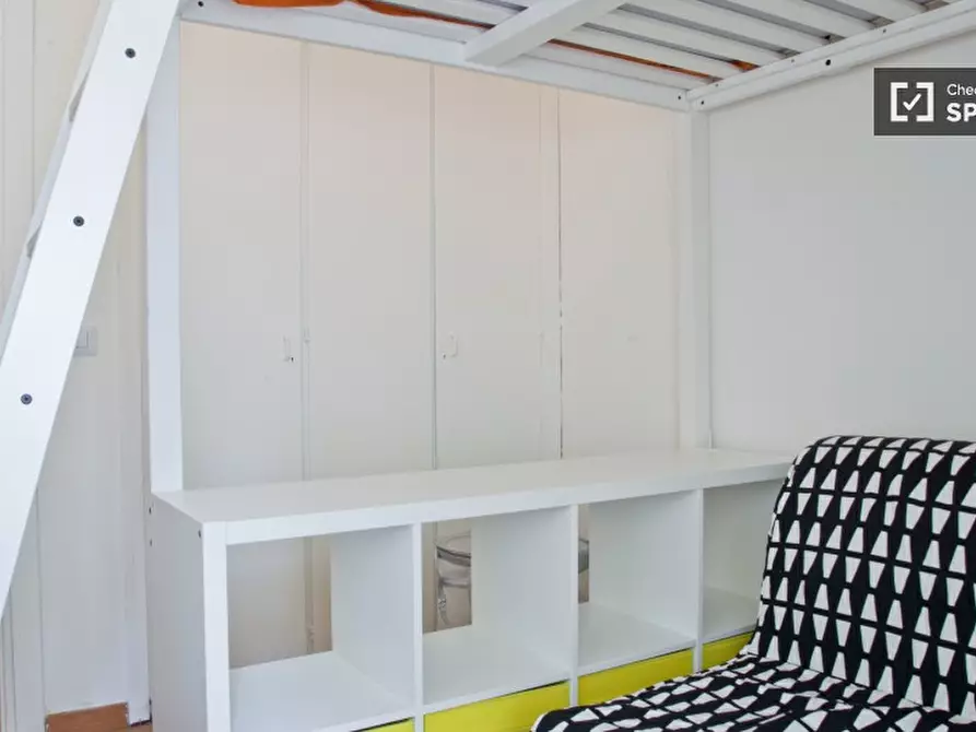 Immagine 3 di Camera condivisa in affitto  in Viale Libia a Roma