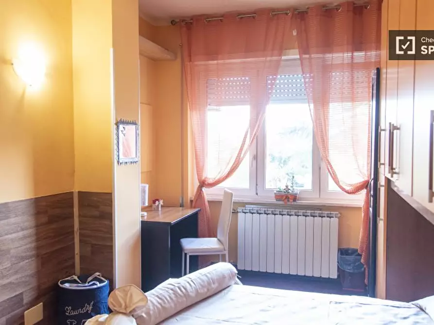 Immagine 2 di Camera condivisa in affitto  in Via Cesare Bazzani a Roma