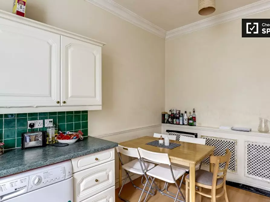 Immagine 6 di Camera condivisa in affitto  in Beaumont Crescent a Hammersmith