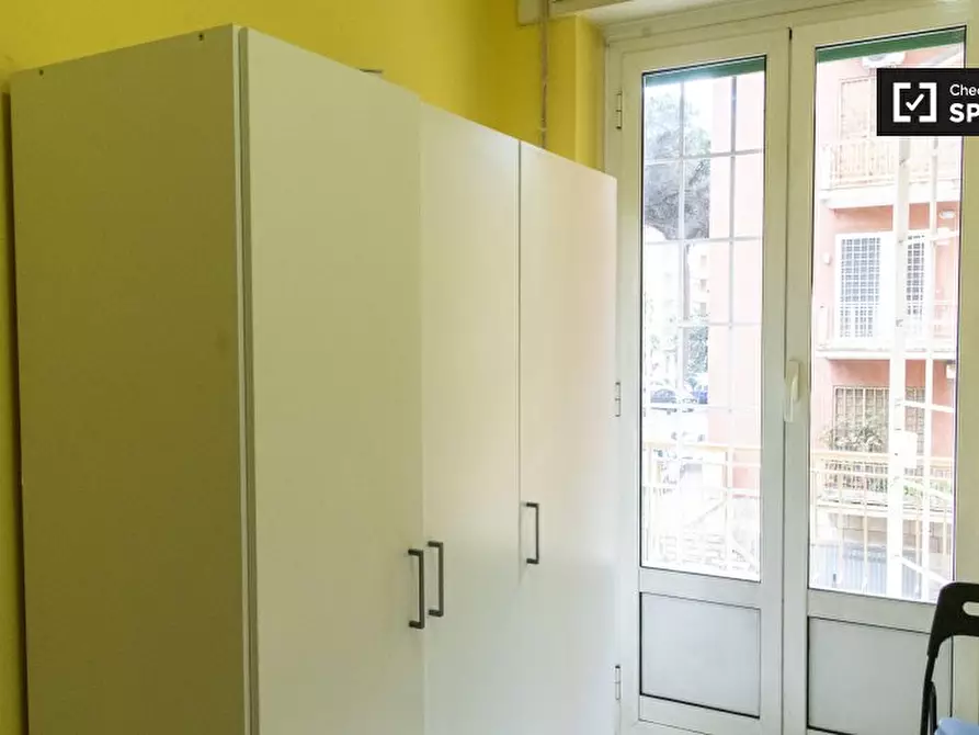 Immagine 2 di Camera condivisa in affitto  in Via Giulio Aristide Sartorio, 00147 Roma RM, Italy a Roma