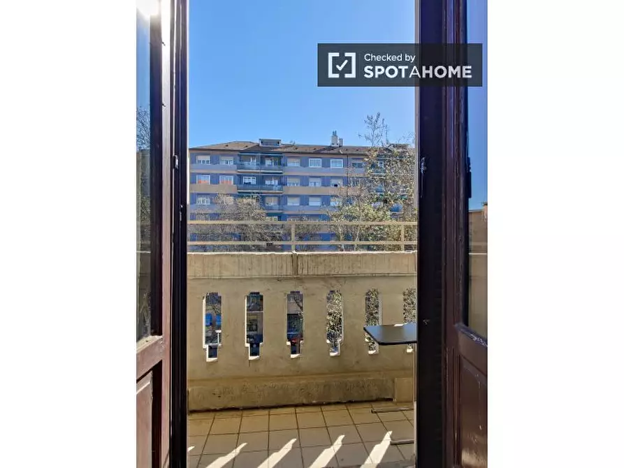 Immagine 5 di Camera condivisa in affitto  in Viale Campania a Milano