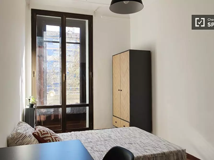 Immagine 3 di Camera condivisa in affitto  in Viale Campania a Milano