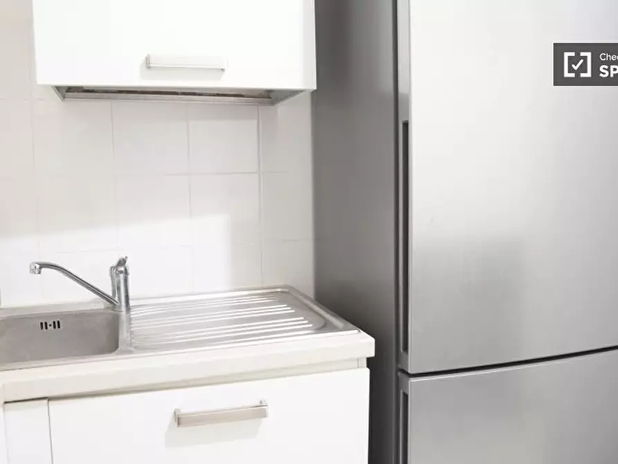 Immagine 15 di Camera condivisa in affitto  in Via Nino Oxilia a Roma