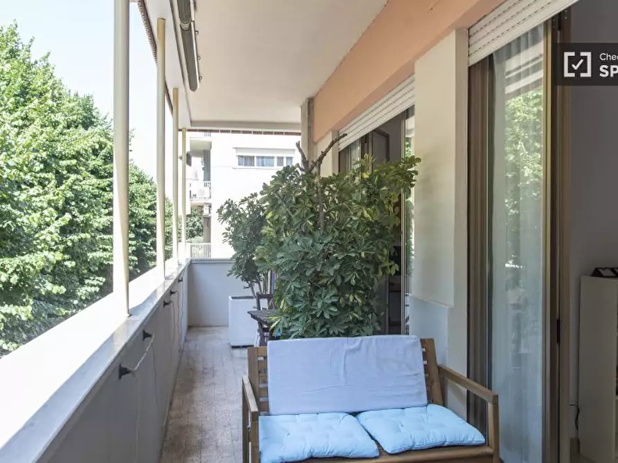 Immagine 17 di Camera condivisa in affitto  in Via della Fisica a Roma