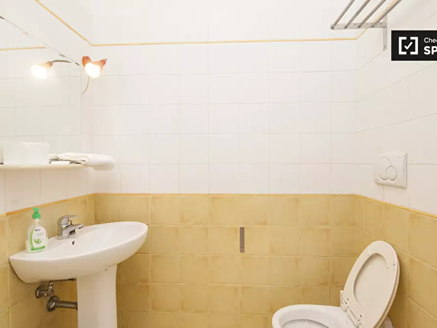 Immagine 12 di Camera condivisa in affitto  in Via Fraconalto a Roma