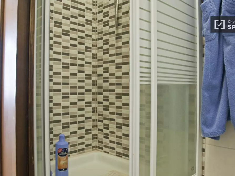 Immagine 9 di Camera condivisa in affitto  in Viale di Tor Marancia a Roma