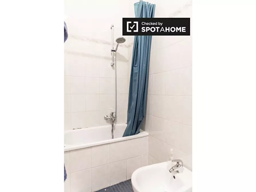 Immagine 17 di Appartamento in affitto  in Viale Giovanni Battista Valente a Roma