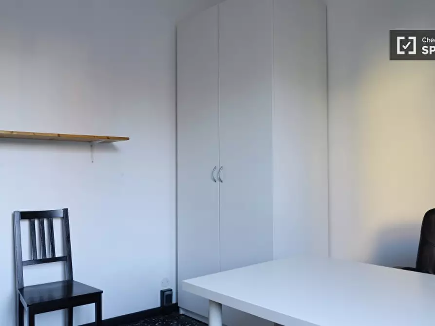 Immagine 2 di Camera condivisa in affitto  in via Baveno a Milano